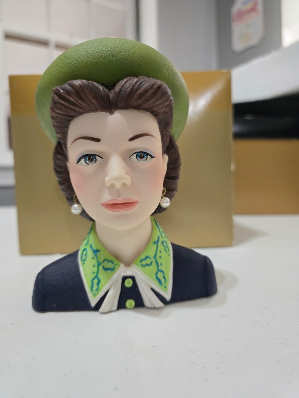 Eloise Cameo Girl Lady Head Vase